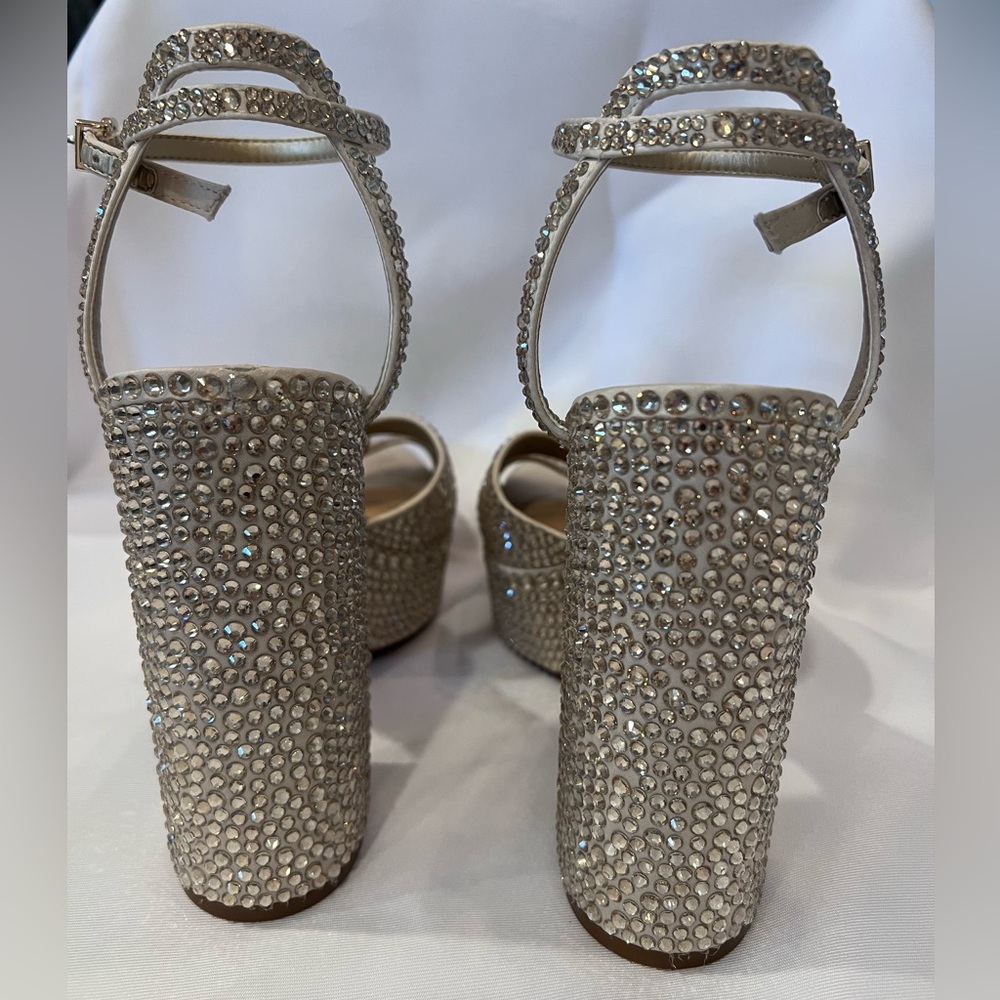 Elegant Rhinestone Embellished Platform Heels - Soft Gold - Picture 3 of 10